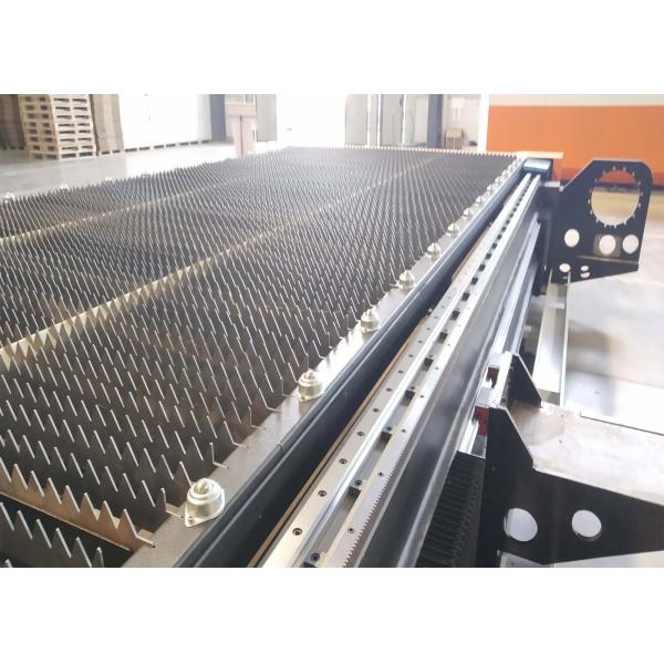 2200W CNC Fiber Steel Laser Cutting Machine / System High Reliable Performance
