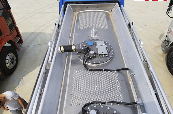 FAW J6 6x4 Type 260hp~280hp 24000 Liter Fuel Tanker Truck With BF6M1013-28 Engine