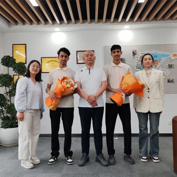 ASTM A106 Sch40 Seamless Steel Pipe Tube St37 St52 Cold Drawn Seamless Steel Pipe Factory