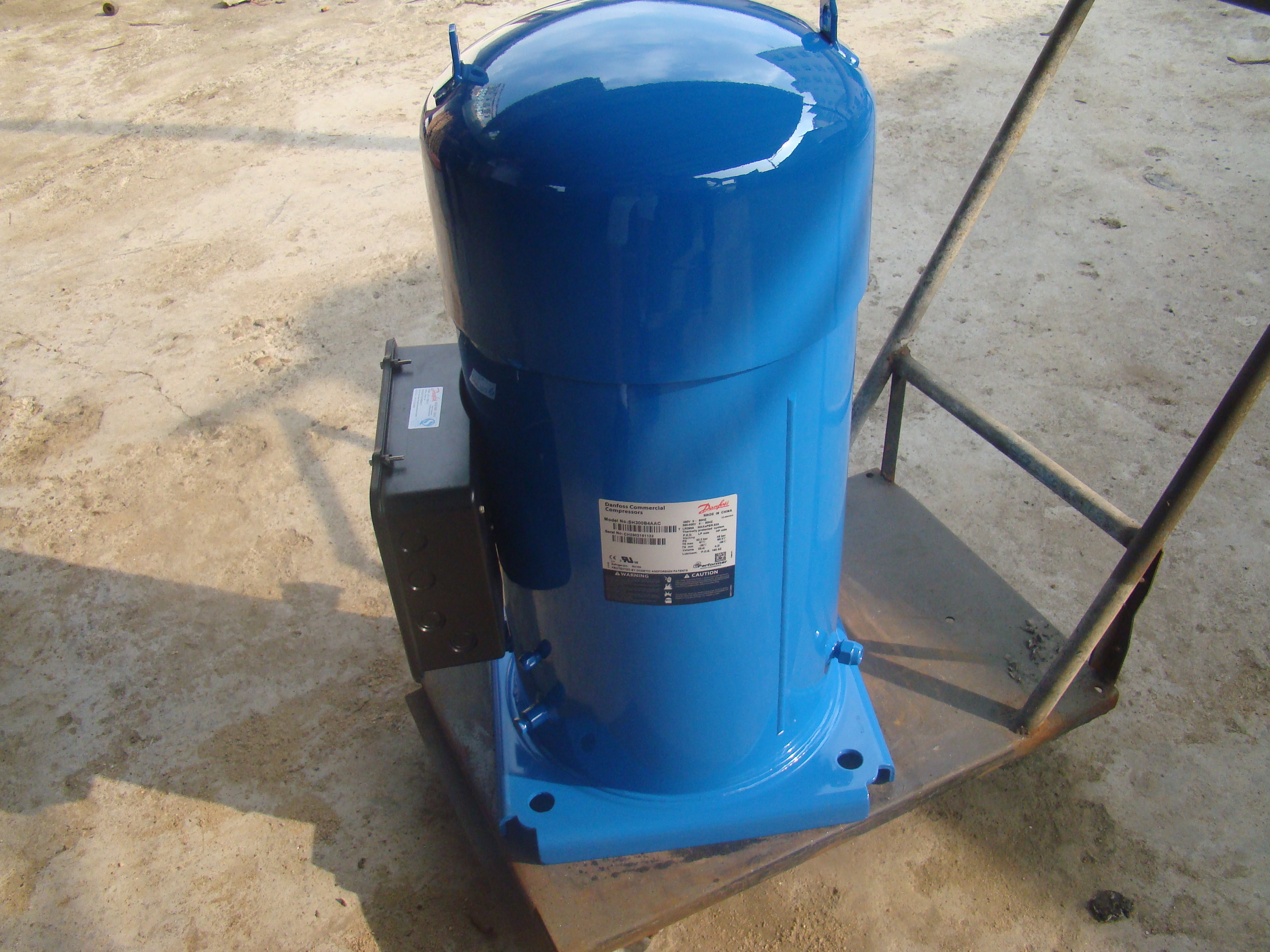 Цвет компрессора переченя компрессора 8HP SM100-4VI R22 переченя SM100S4VC Danfoss голубой