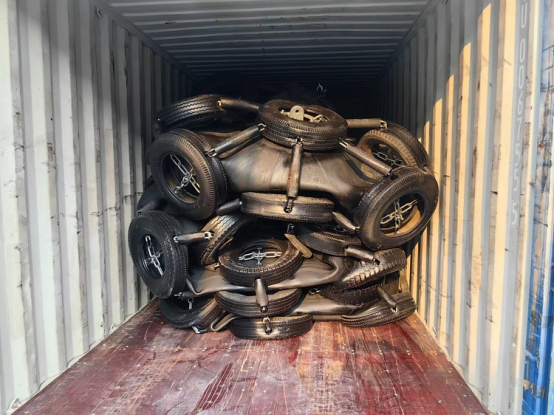 STS basse force de réaction Yokohama Pneumatique Fenders en caoutchouc avec chaîne et pneus