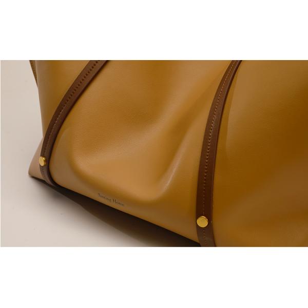 Irremovable Strap Fan Shaped Bag 37cm 27cm Cowhide Leather Tote Bag
