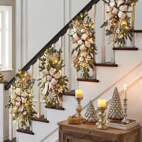 Christmas Stair Garland Stair Decoration Ornament with Natural Rattan Circle OEM