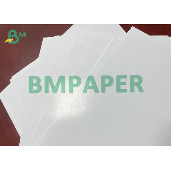 бумага крышки 12pt белая C2S в крене и Ream используемых для посадочного талона бумага крышки 12pt белая C2S в крене и Ream используемых для посадочного талона