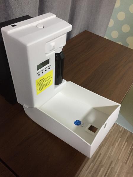 8w Portable Plastic Wall Mounted Scent Delivery System Small Area Use 300CBM White / Black