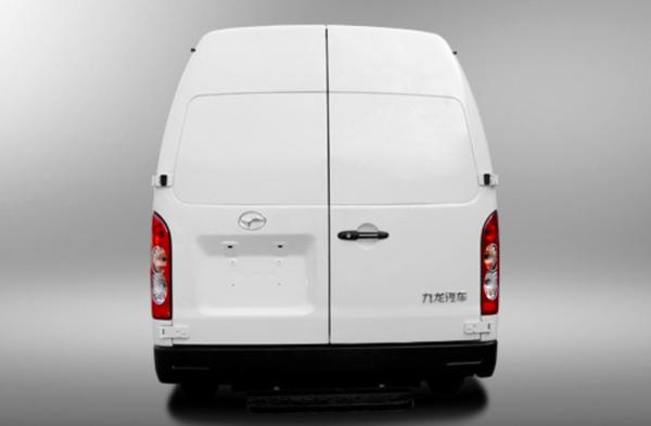 Electric Luxury Cabin ISO Used Passenger Van 7 Seats 70 Kwh Rear Doors