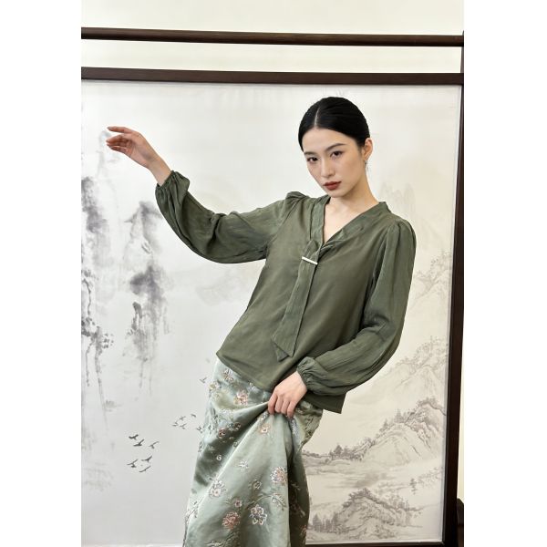 Office & Weekend Ready: Tie Neck Puff Sleeve Blouse