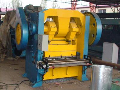 Thickness 2mm Perforated Metal Mesh Machine Full - Auto 220 Mesh / Min Speed