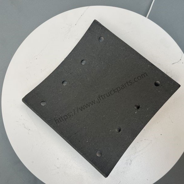 Передняя тормозная обувь, обшивка трения 20502261 для Китая Dongfeng