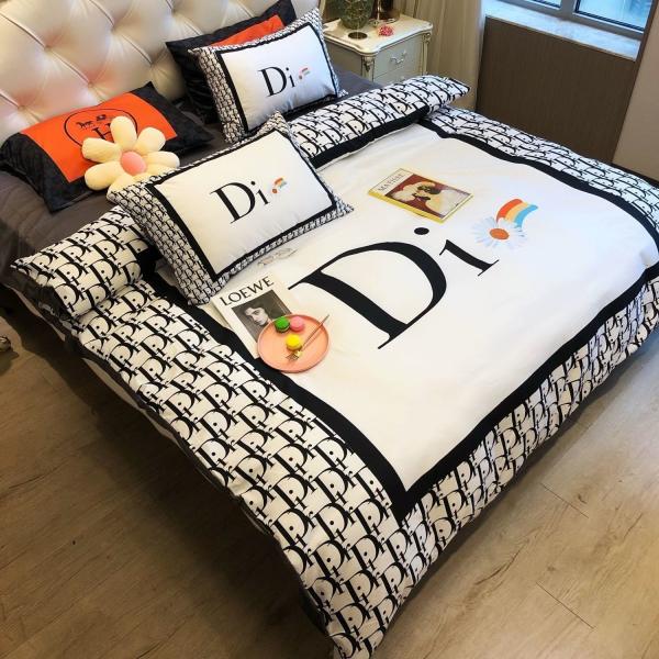 4-In-1 White King Size Bedding Set Satin Soft Like Silk Polyester Fabric Density