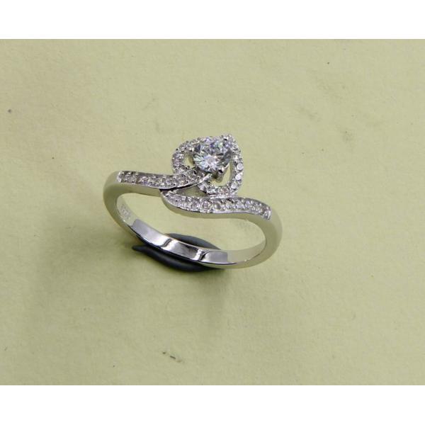 Сердечный лист CZ AAA Складируемое кольцо 925 Стерлинговое серебро CZ Кольца груша / овальный / круглый / шевроневый / Сердечный рез CZ Кольцо из драгоценного камня