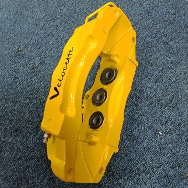 Monoblock forjó pistones modificados de los calibradores 18Z 6 del freno del coche con las mangueras de acero inoxidables