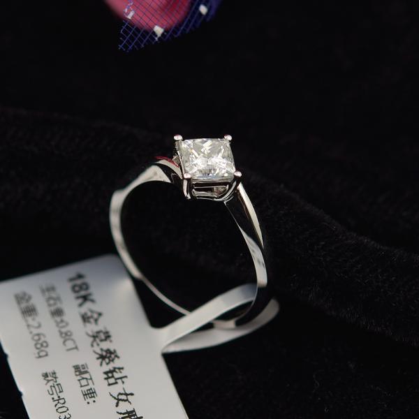 Synthetic Diamond Moissanite Jewelry , 2.68g Gold Weight Moissanite Wedding Rings