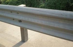 Galvanized Square Highway Guardrail Systems Parts Guardrail Posts 6.0mm Thickness