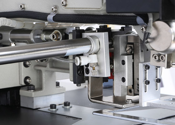 Blanket Garments Sewing Machine , Clothing Single Thread Sewing Machine