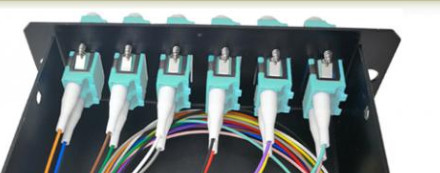 Cold Roll Steel MPO Fiber Distribution Box Wall Mounting Fiber Optic Distribution Unit