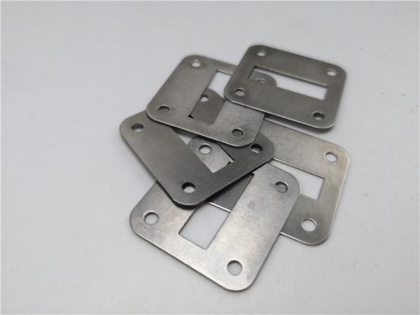 O metal 304 de aço inoxidável que carimba as partes quatro fura a força de 25 toneladas da imprensa da arruela