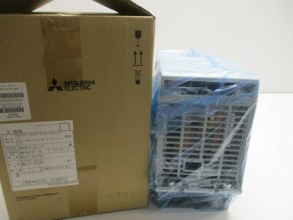 O SERVO da FONTE de ALIMENTAÇÃO de Mitsubishi MDS-C1-CV-220 B50756 PÕE o CONVERSOR 22 quilowatts
