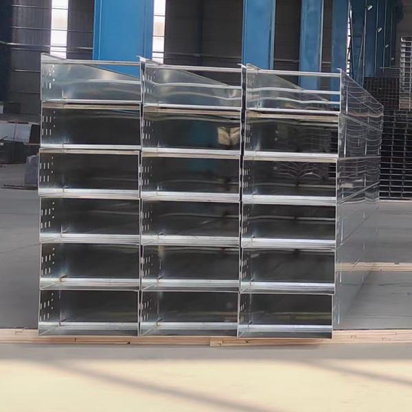 Cable perforado de metal de 100 mm / Durabilidad Cable galvanizado con ranuras