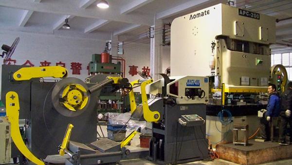 Material Frame Nc Servo Roll Feeder Straightening Machine CE ISO Certification