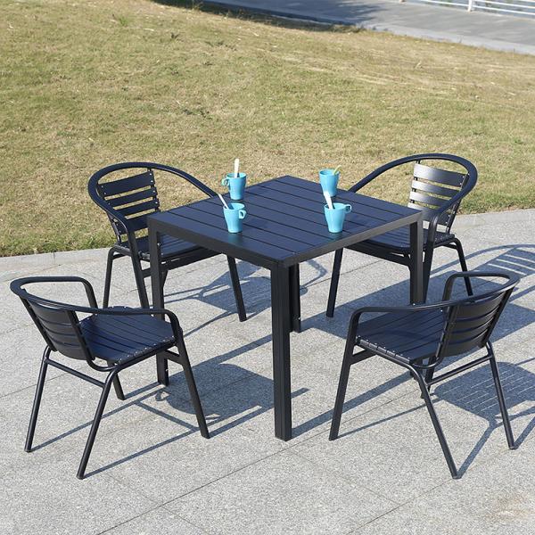 Modern Outdoor Furniture Plastic Wood Dining Set Coffee Table Set for Cafe or Bistro