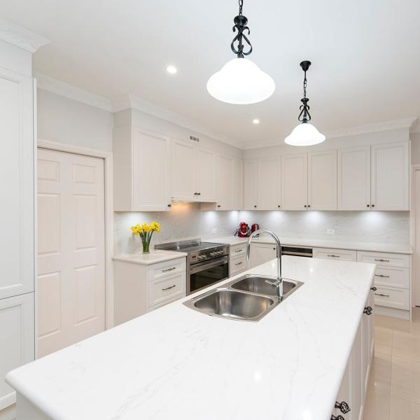 Modular Lacquer Kitchen Furniture Set White Shaker Door With Island Silver Handle
