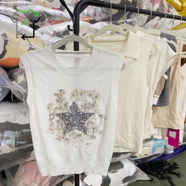 Wholesale Used Sleeveless Knit Top Women High Quality Low Price Summer Fashionable Polyester/Cotton Daily Second Hand Clothes