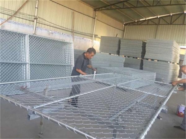 chain link temporary construction fence panels 6FT X 10F Mesh 2 3/8  x 2 3/8 ( 60mm x 60mm ) x 12 gauge wire