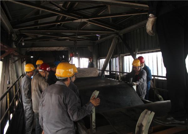 Heat Pressnation Conveyor Belt Vulcanizer With Cooling System Build In Platens