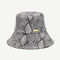 Chapeau en cuir 58cm gris unisexe de seau d'unité centrale avec le logo en métal d'or