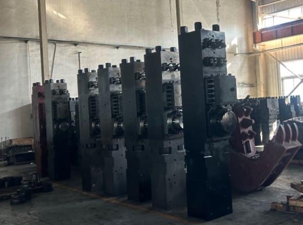 175mm - 210mm Heavy Duty Hydraulic Breaker Main Body Power Cell For Desert Weather