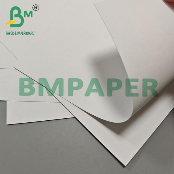 Papel blanco resistente a la humedad de 68 gramos para etiquetas de botellas de cerveza de vidrio de vino
