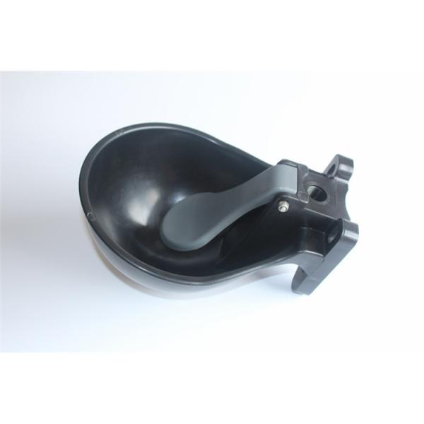 Шар прочной животной коровы выпивая, ринв воды фермы оборудования питаясь воды