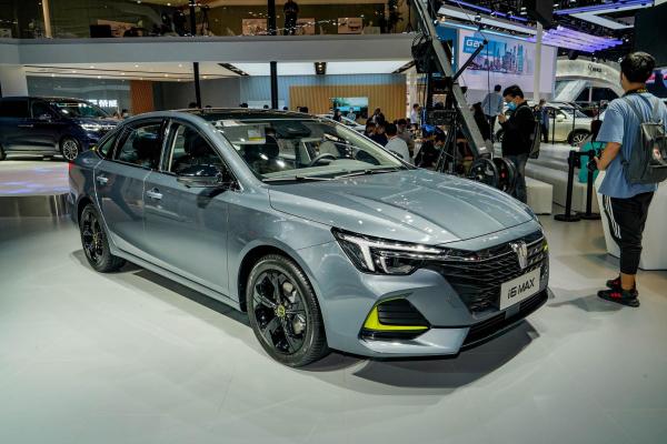 0.5 Hour Fast Charging Self Charging Hybrid Cars New Energy Saic Roewe I6 MAX