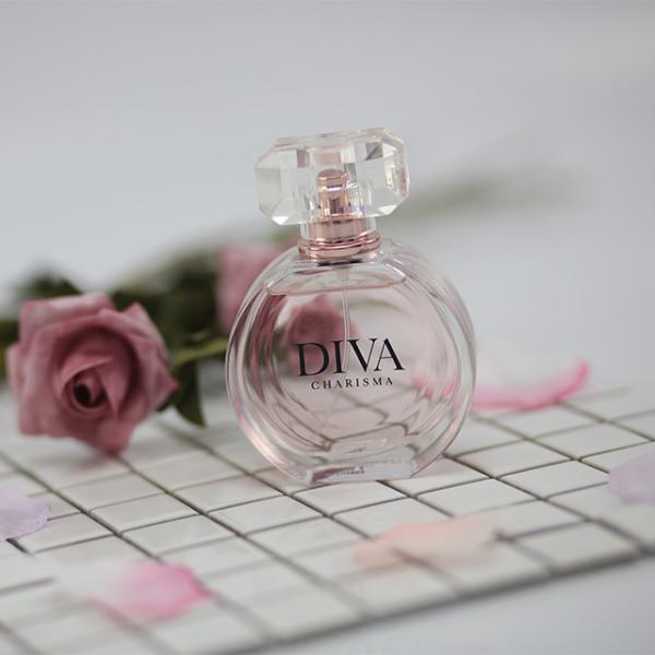 Luxury Carved Glass Bottles Home Fragrance Spray With Customized Color