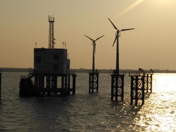 Household Rooftop 3 Phase AC Horizontal Axis Wind Turbine Power System 3KW