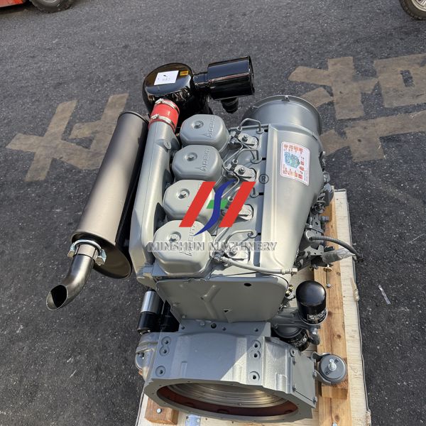 F4L912 Deutz 4-cylinder Water-cooled Engine, 46kw Power, 2350rpm Speed