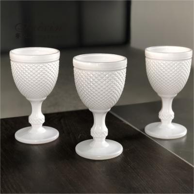 Hot Sale elegant Diamond Design Thick  White Wine Glasses For Wedding Event