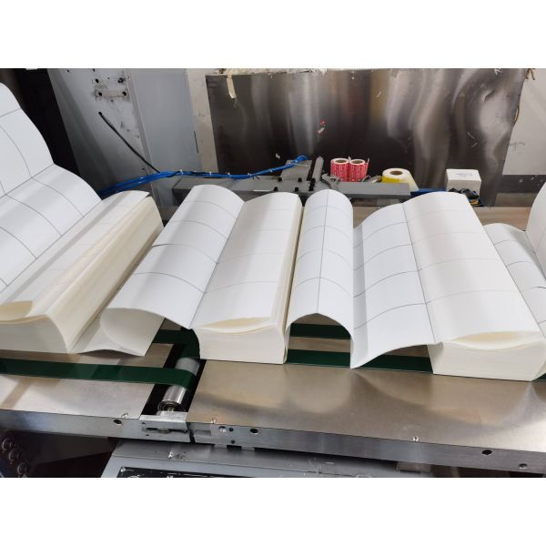 Adhesive Thermal Barcode Sticker Fanfold Adhesive Label Sticker Customized Size 100mm*150mm