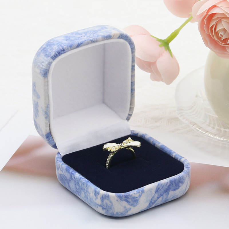 Simple Plastic Velvet Jewelry Packaging Box For Rings Earrings Necklaces Delicate