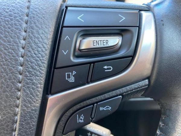 TOYOTA Royal Sedan Navigation Package Genuine Hard Drive Navigation System For The Ground, Digital B Camera, Front Electric Seat, Discharge Projector, Headlight, Shiftmatic ETC - Genuine Aluminum Whe