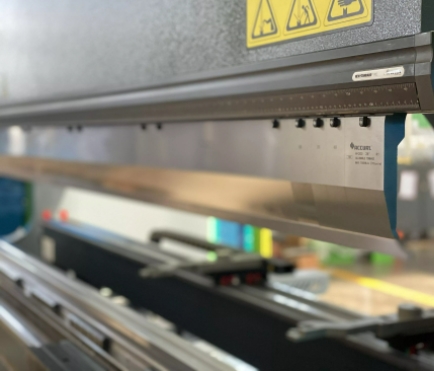 Тормоз прессы CNC УМНОЙ нержавеющей стали гидравлический с осью 4+1