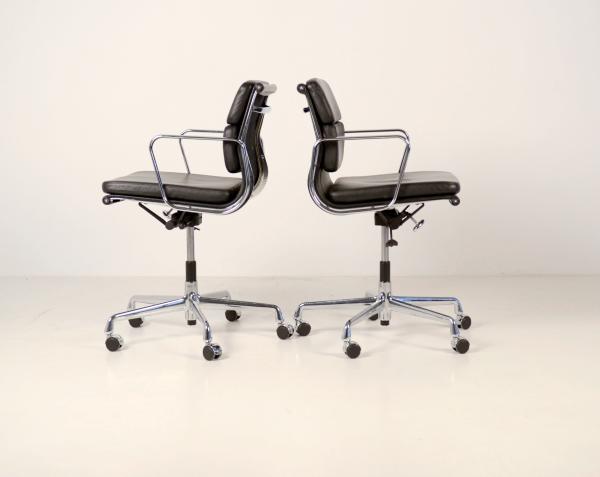 360 Degree Swivel Aluminum Group Management Chair With Gas Lifting / Knee Tilt Mechanism