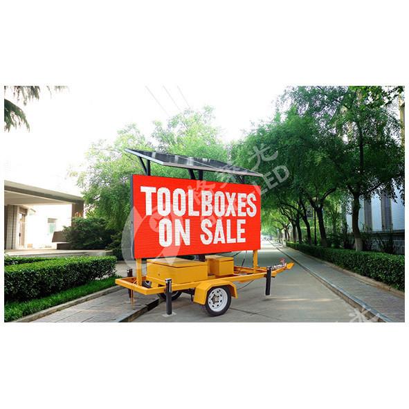Outdoor Highway Traffic VMS LED Message Board Screen Max 550w With Trailer 2560x1280mm
