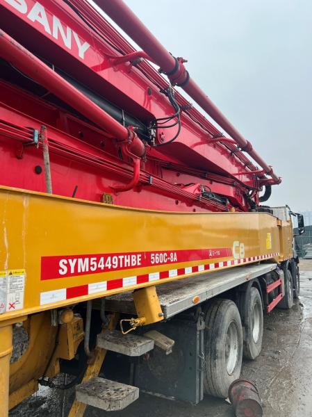 Réparation et entretien professionnels de camions à pompes à béton d'occasion de 56 m livraison en usine prix bas