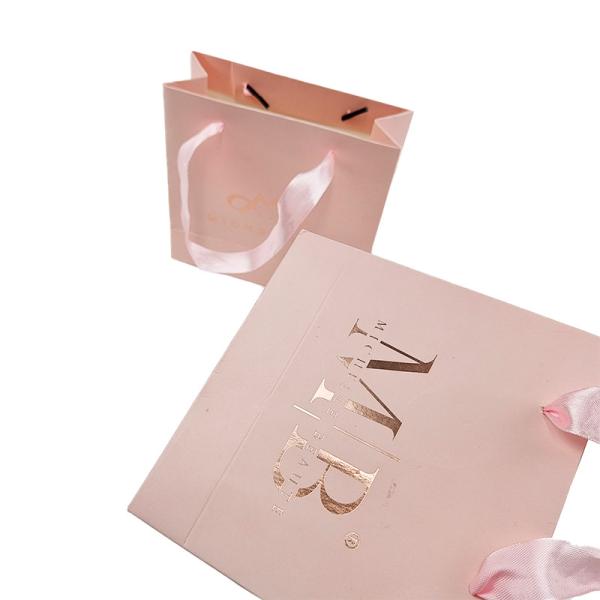 Logotipo de Impressão Personalizado Elegante Branco Preto Bolsas de Papel de Presente Roupas de Luxo Bolsas de Papel de Boutique Bolsas de Compras Com Manobra de Faixa