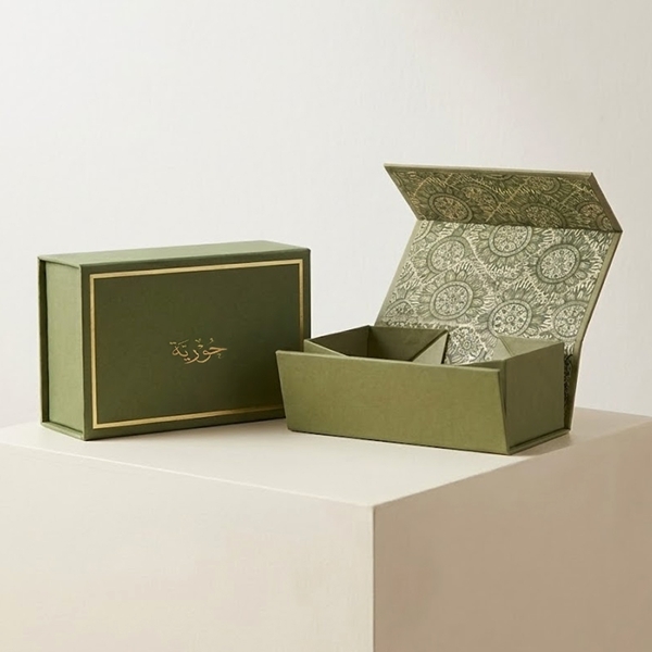 Collapsible Gift Boxes Magnetic Closure Rigid Box With Pattern Lining