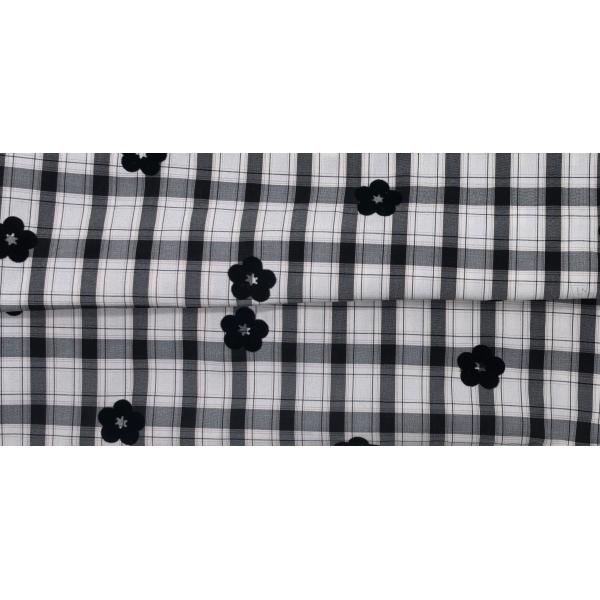 Hot Selling 114GSM Eco Chic Checkered Woven Fabric Hypoallergenic for Tailored Suits and Dresses