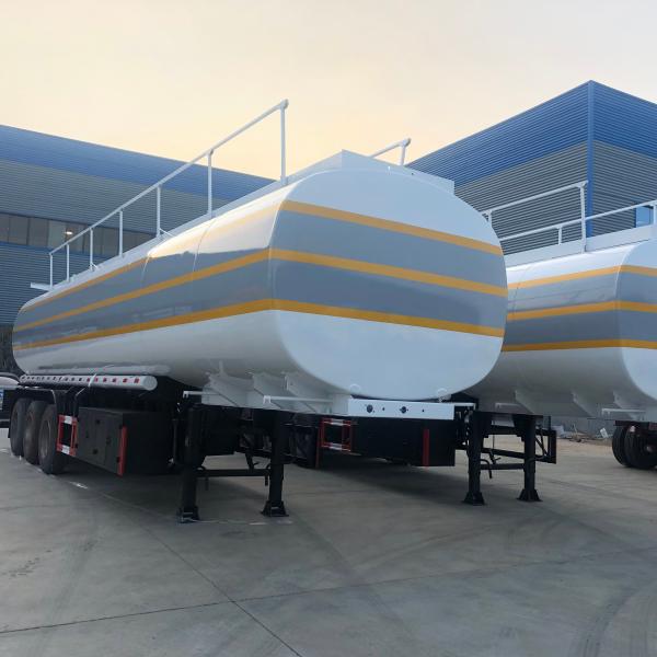 SINOTRUK howo 3 Axles #90 King Pin 50000Liters Fuel Tank semi trailer truck with low fuel consumption