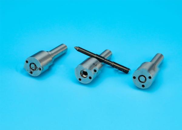 High Precision Komatsu Fuel Injector Nozzle Low Emission 0445120059